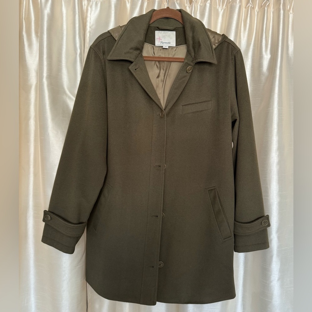 Faconnable Women's Wool Coat Size M Very good Condition